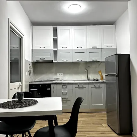 Spacious And Centrally Located Near The Stadium 公寓 *