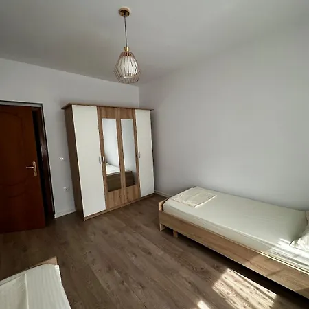 Spacious And Centrally Located Near The Stadium 公寓 *